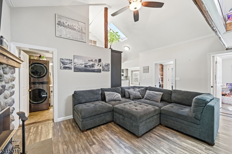 Lindy's Lake - Residential