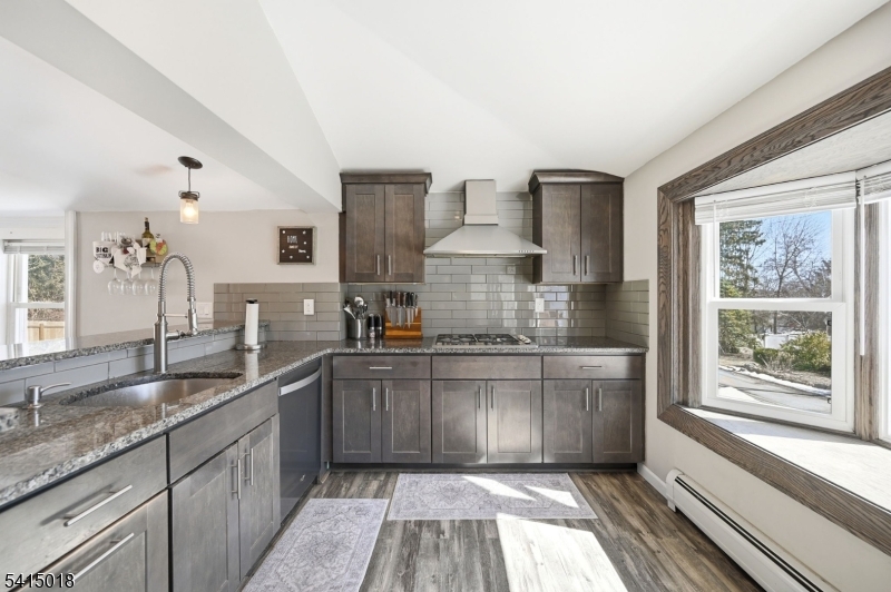 Lindy's Lake - Residential