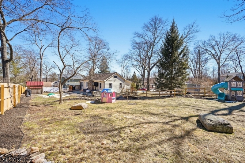 Lindy's Lake - Residential