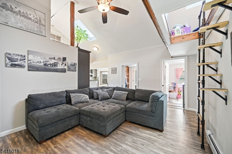 Lindy's Lake - Residential