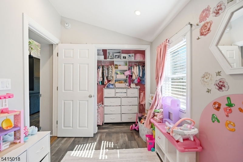 Lindy's Lake - Residential