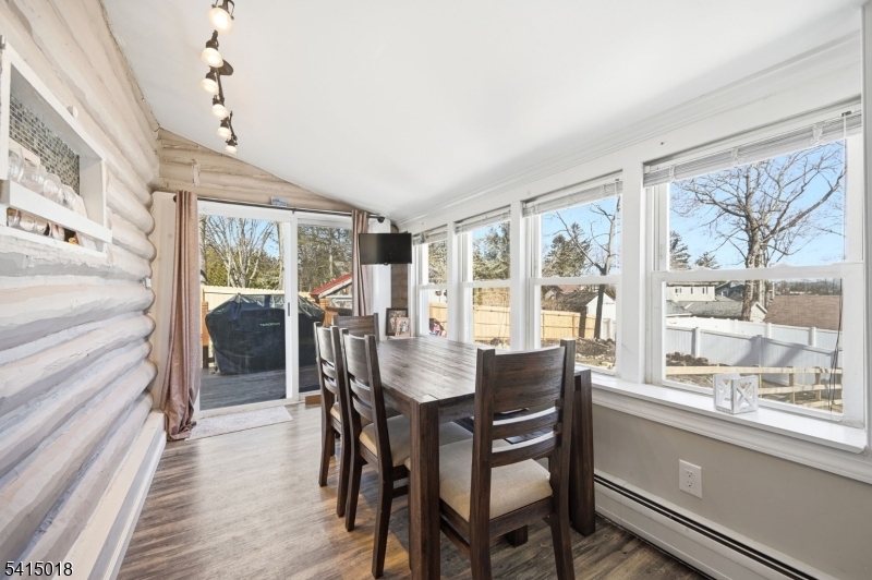 Lindy's Lake - Residential