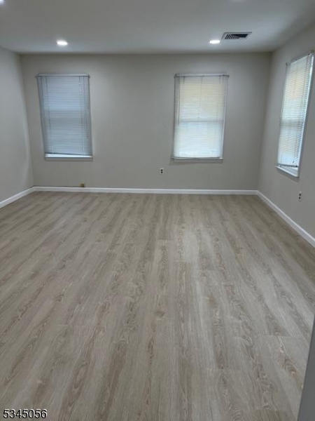 Business District - Commercial Lease