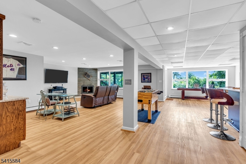 AIR CASTLE ISLES - Residential