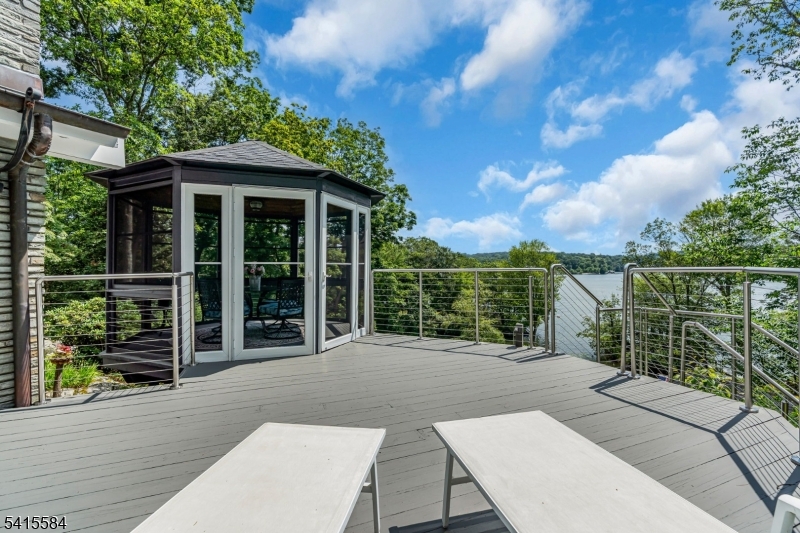 AIR CASTLE ISLES - Residential