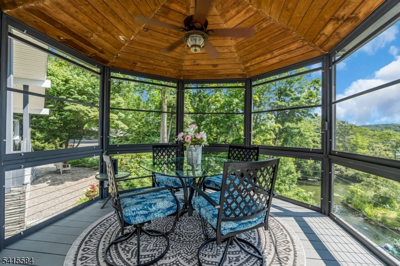AIR CASTLE ISLES - Residential