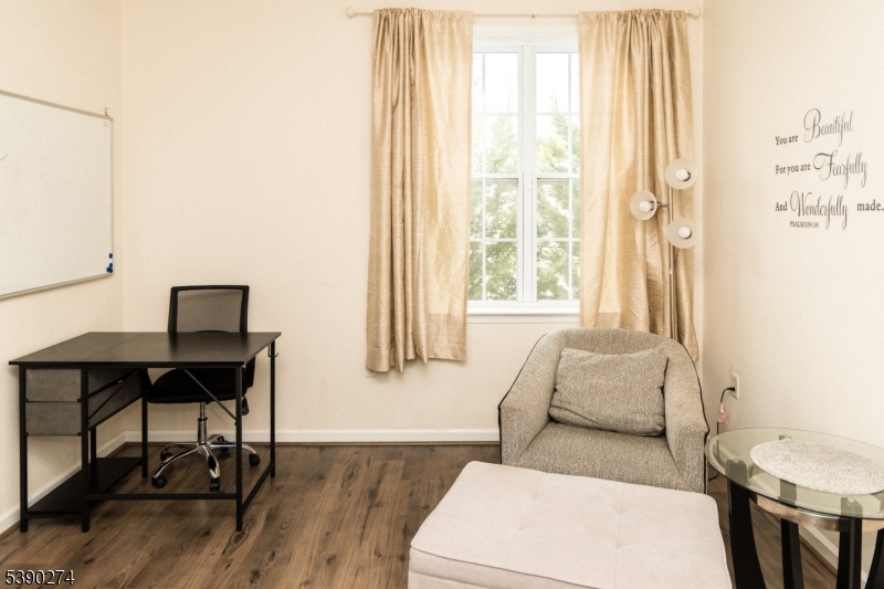 VAN HOUTEN MANOR - Residential