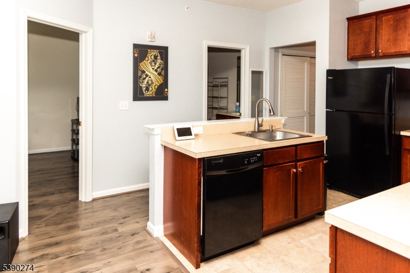 VAN HOUTEN MANOR - Residential