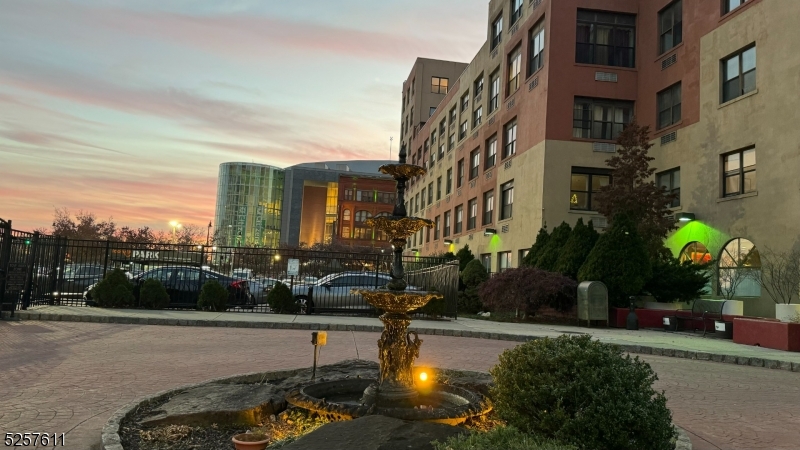 Newark City, New Jersey 07102, United States, 2 Bedrooms Bedrooms, ,2 BathroomsBathrooms,Residential,Active,68461