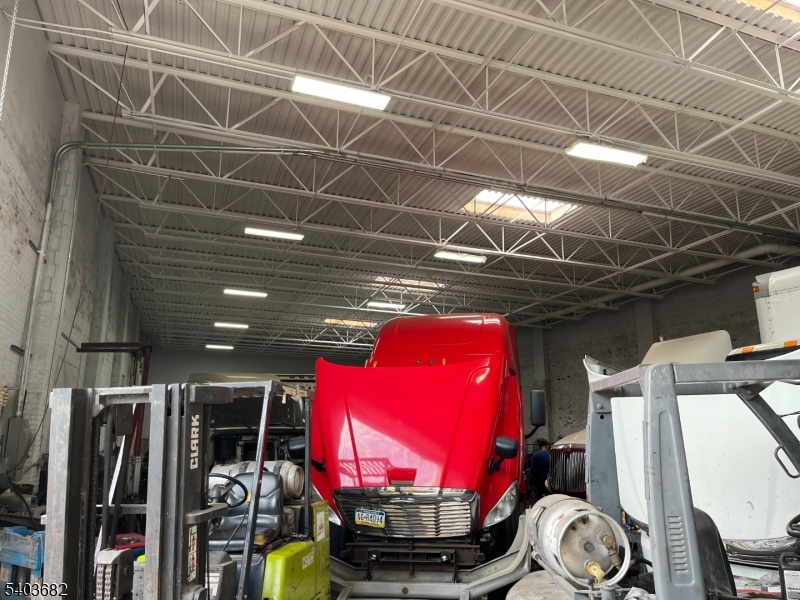 South - Commercial Lease