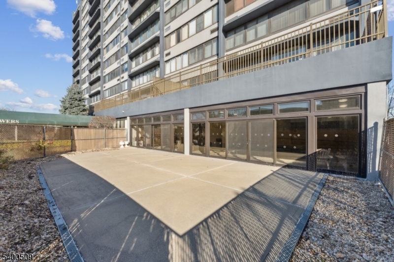 Presidential Towers - Residential