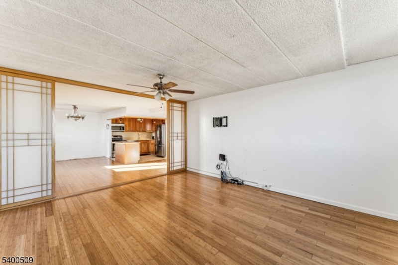 Presidential Towers - Residential