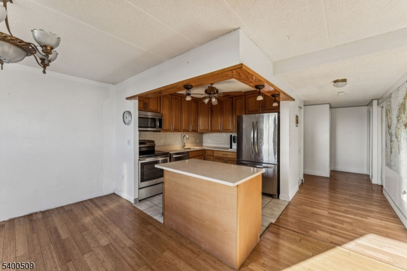 Presidential Towers - Residential