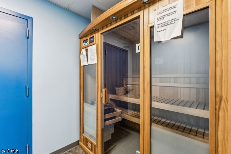 Presidential Towers - Residential