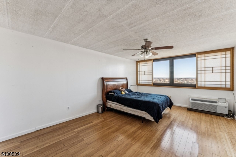 Presidential Towers - Residential