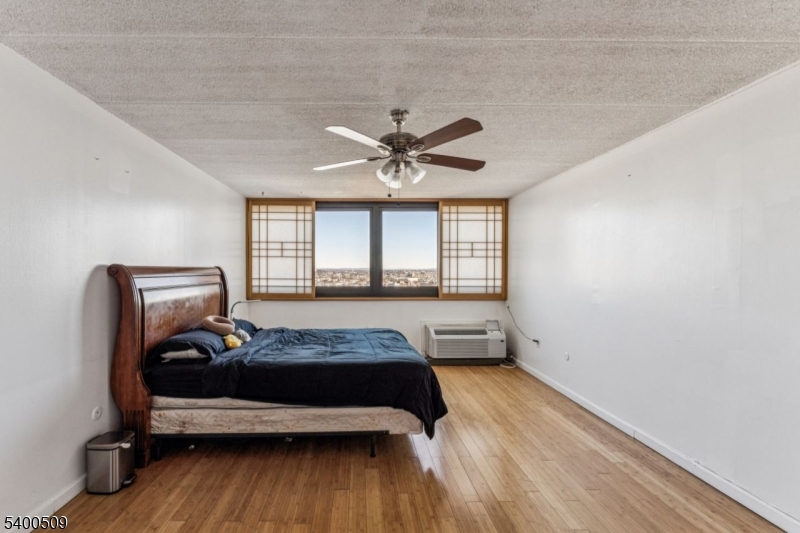 Presidential Towers - Residential