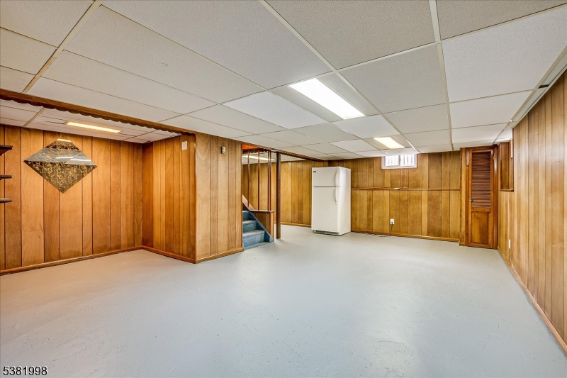 South Plainfield Boro, New Jersey 07080, United States, 3 Bedrooms Bedrooms, ,2 BathroomsBathrooms,Residential,Pending,202036