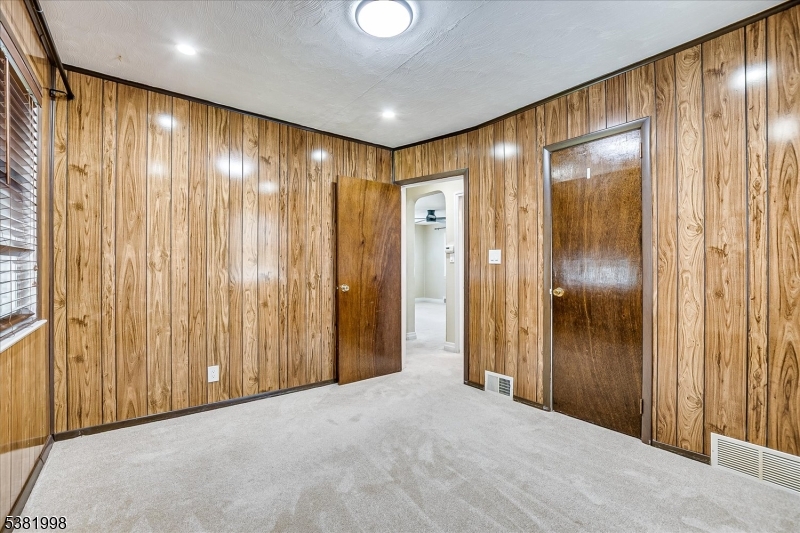 South Plainfield Boro, New Jersey 07080, United States, 3 Bedrooms Bedrooms, ,2 BathroomsBathrooms,Residential,Pending,202036