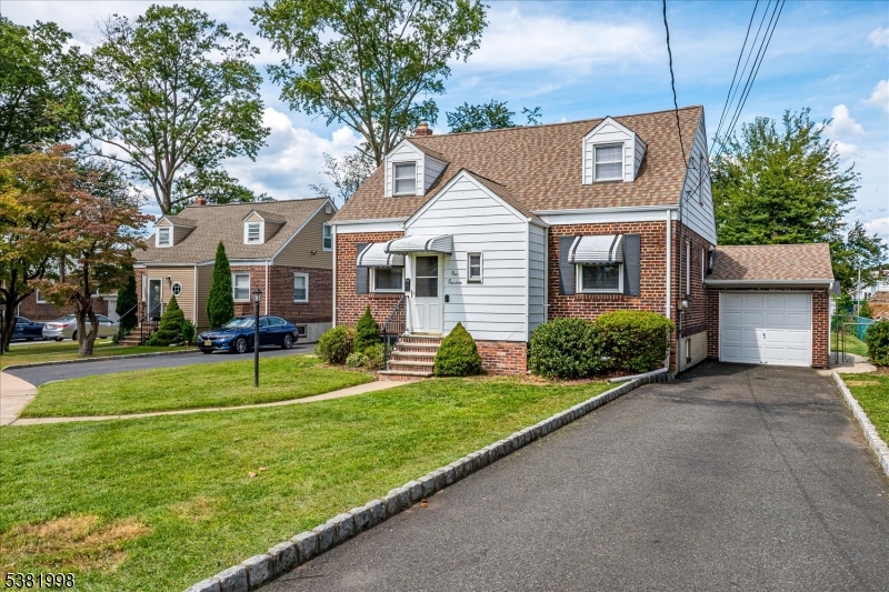 South Plainfield Boro, New Jersey 07080, United States, 3 Bedrooms Bedrooms, ,2 BathroomsBathrooms,Residential,Pending,202036