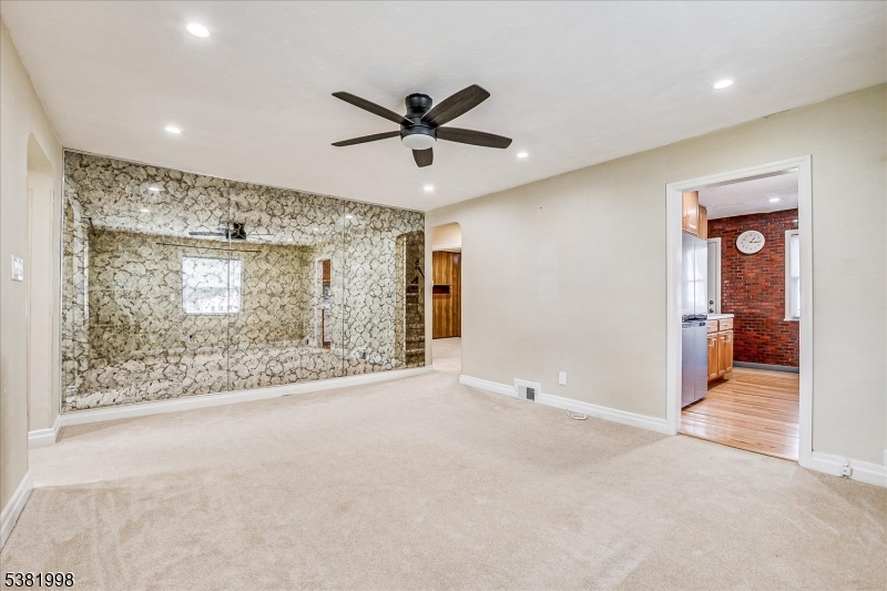 South Plainfield Boro, New Jersey 07080, United States, 3 Bedrooms Bedrooms, ,2 BathroomsBathrooms,Residential,Pending,202036