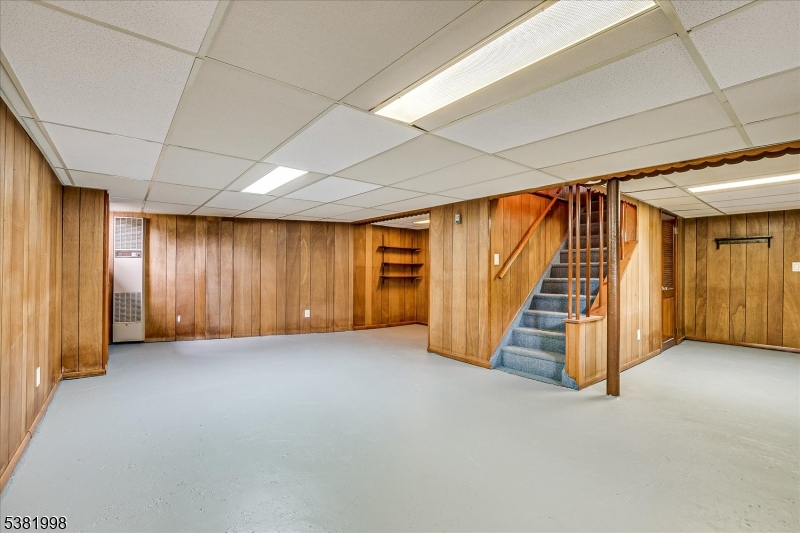 South Plainfield Boro, New Jersey 07080, United States, 3 Bedrooms Bedrooms, ,2 BathroomsBathrooms,Residential,Pending,202036