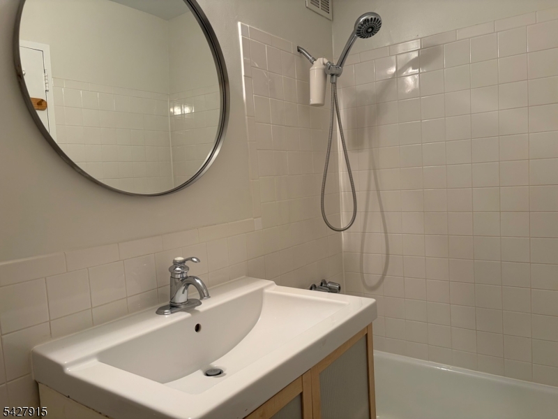 Maplewood Plaza Condominium - Residential Lease