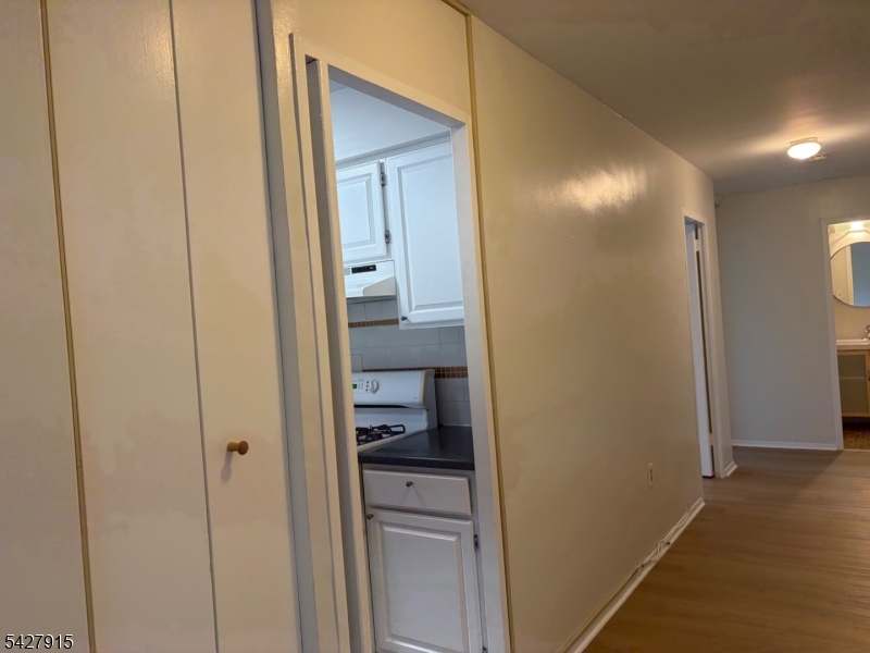 Maplewood Plaza Condominium - Residential Lease