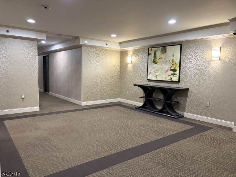 Maplewood Plaza Condominium - Residential Lease