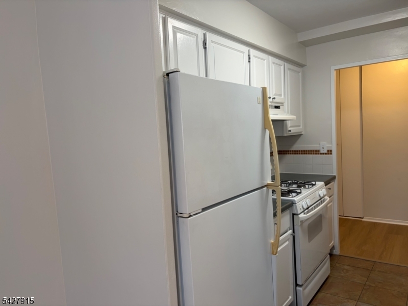 Maplewood Plaza Condominium - Residential Lease