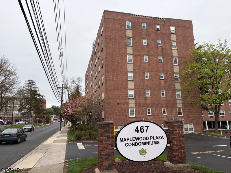 Maplewood Plaza Condominium - Residential Lease
