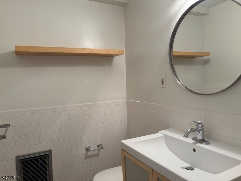 Maplewood Plaza Condominium - Residential Lease