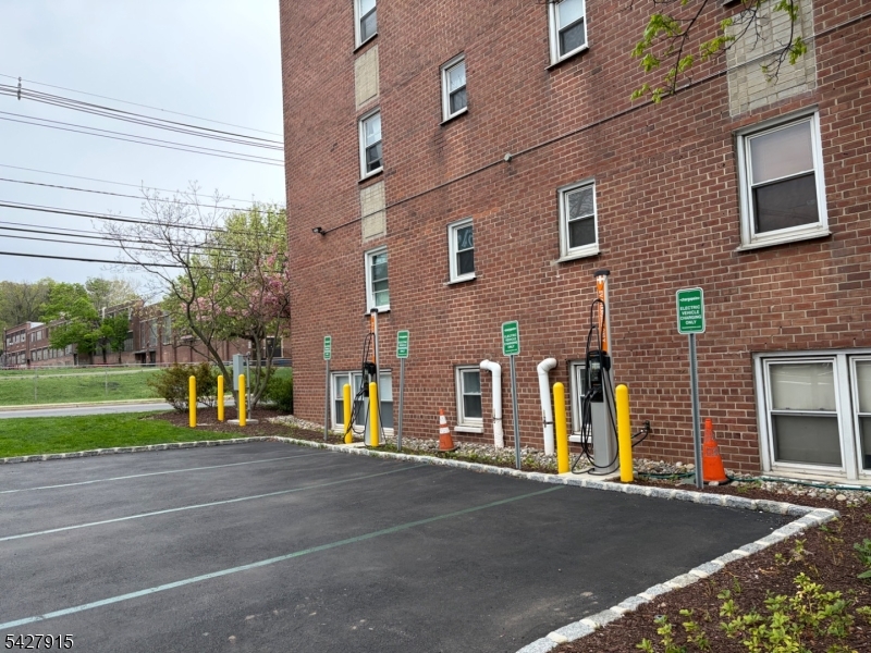 Maplewood Plaza Condominium - Residential Lease