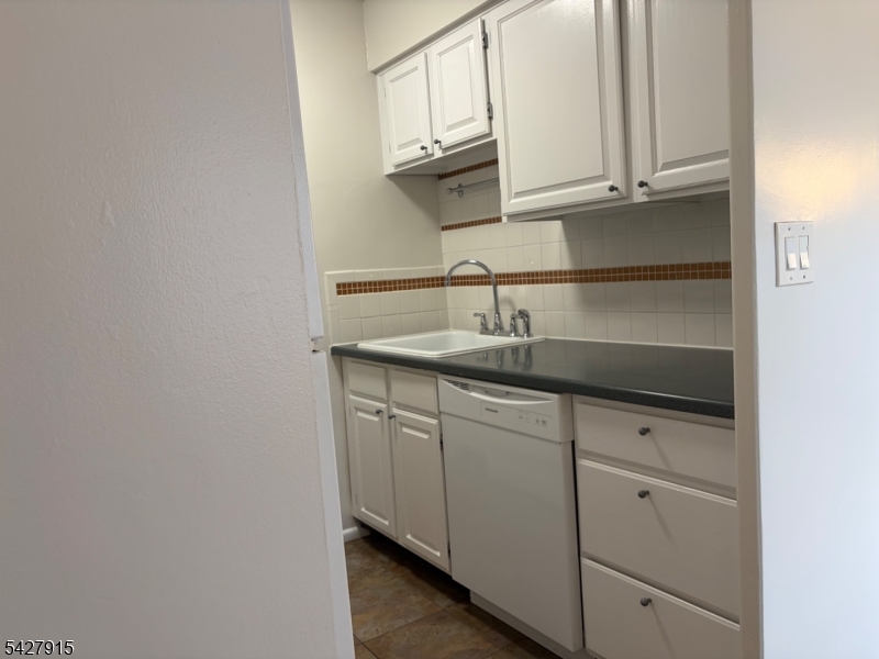 Maplewood Plaza Condominium - Residential Lease