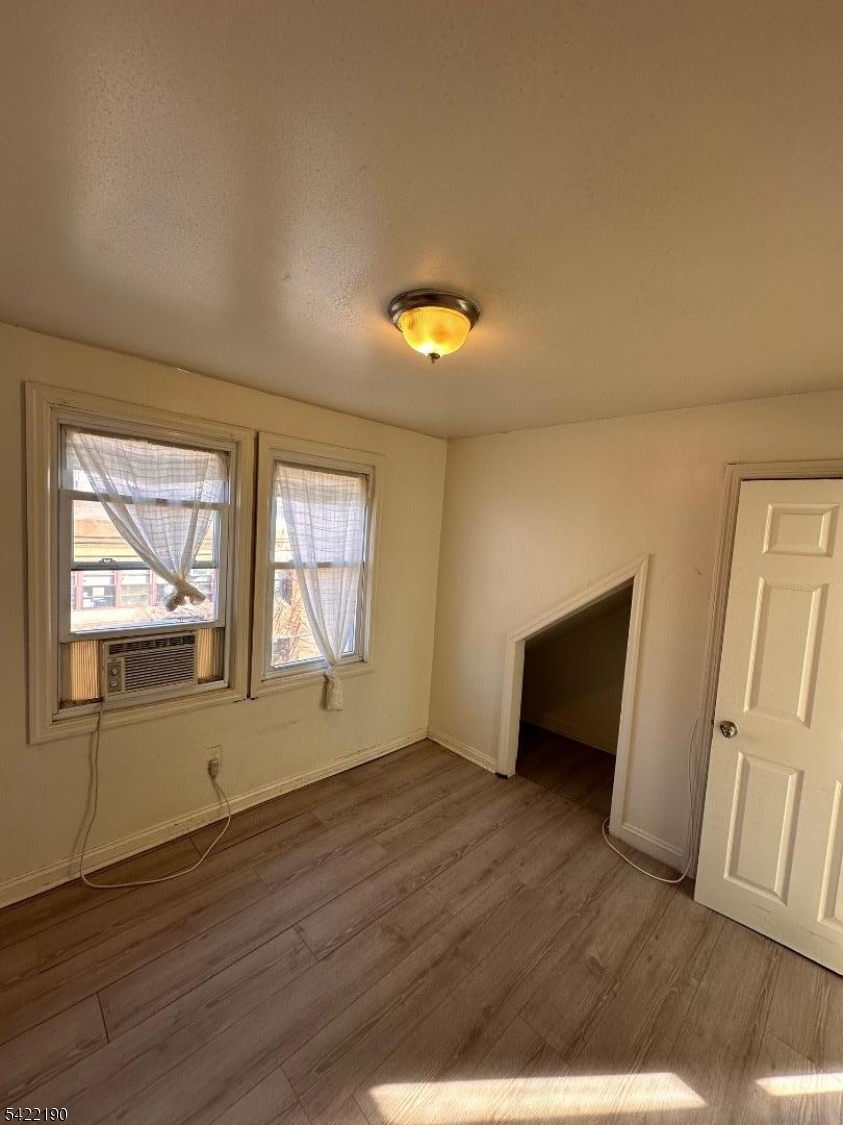 WEEQUAHIC - Residential Income