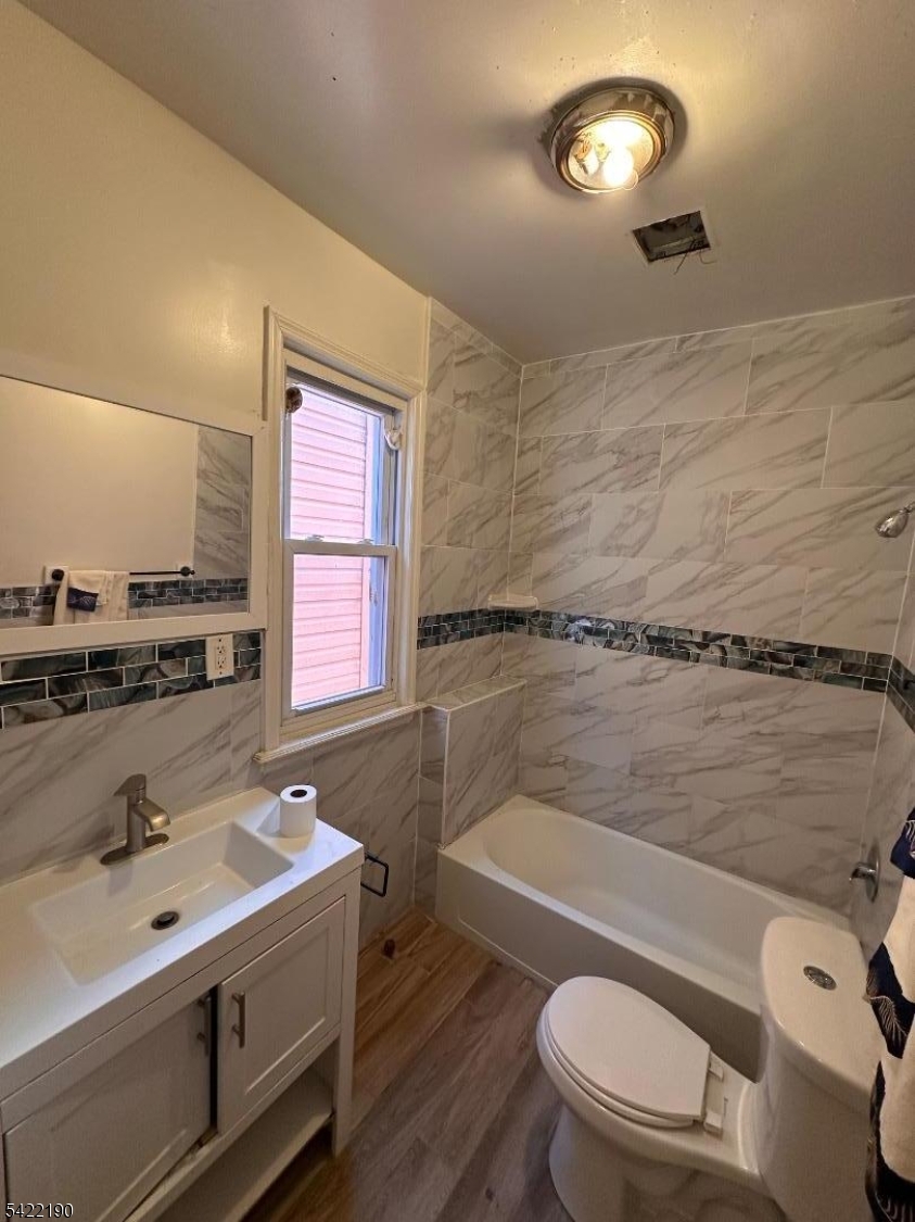 WEEQUAHIC - Residential Income