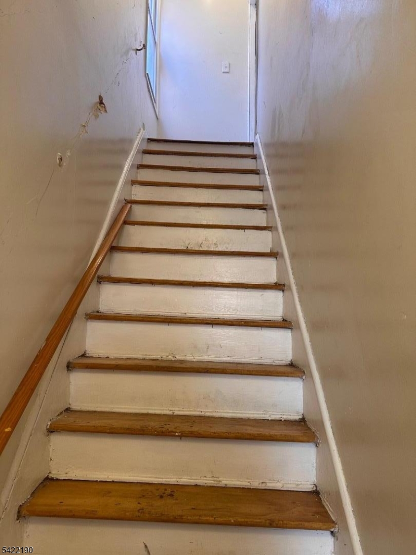 WEEQUAHIC - Residential Income