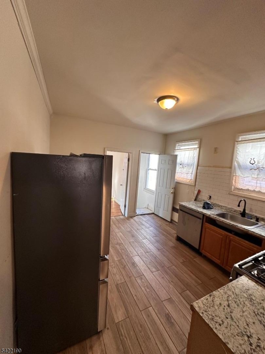 WEEQUAHIC - Residential Income