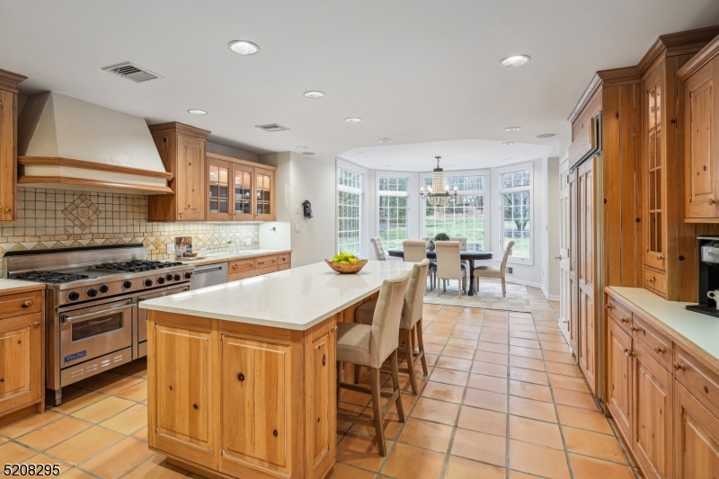 OLD SHORT HILLS - Residential