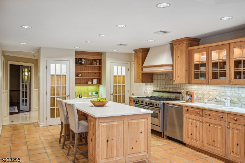 OLD SHORT HILLS - Residential