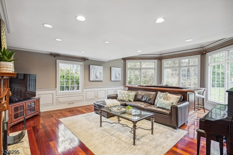 OLD SHORT HILLS - Residential