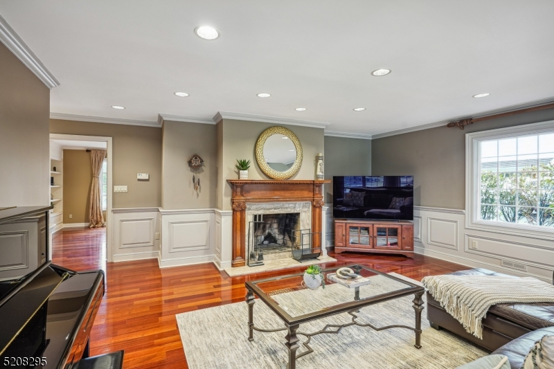 OLD SHORT HILLS - Residential