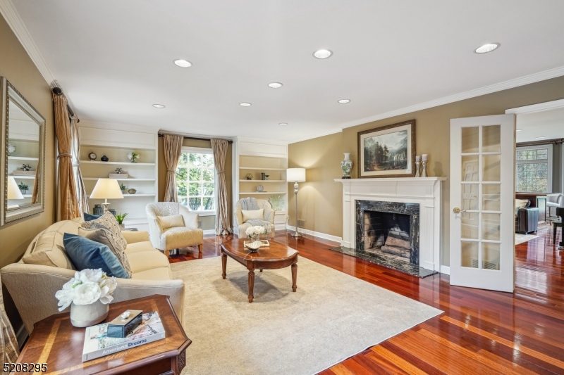 OLD SHORT HILLS - Residential