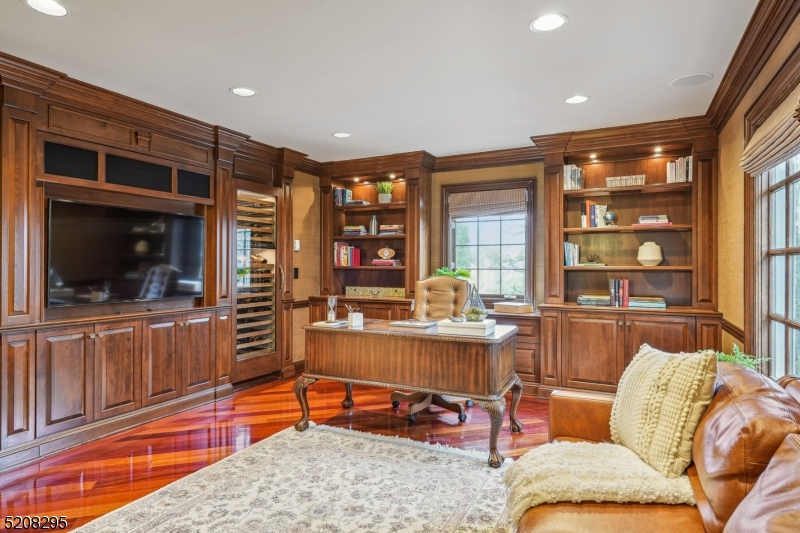 OLD SHORT HILLS - Residential