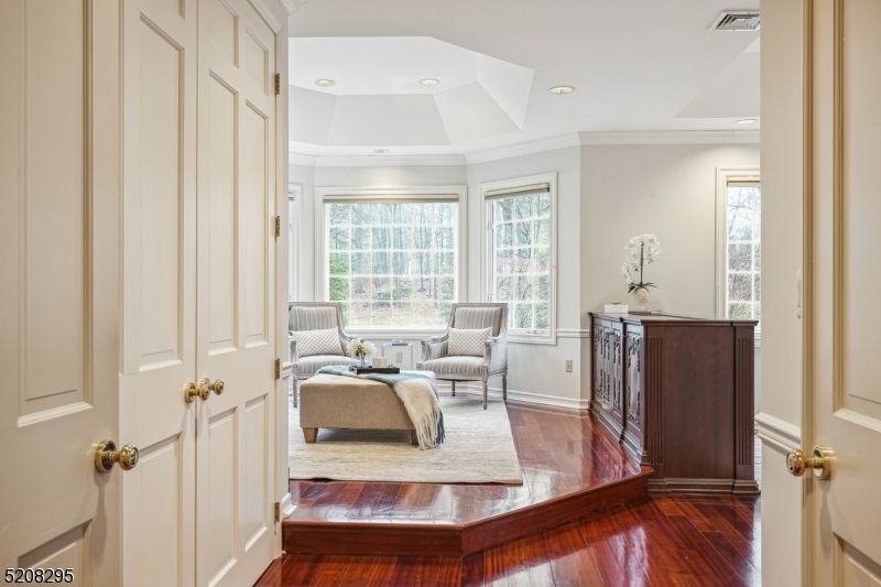 OLD SHORT HILLS - Residential