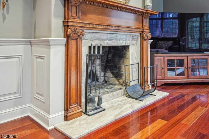 OLD SHORT HILLS - Residential