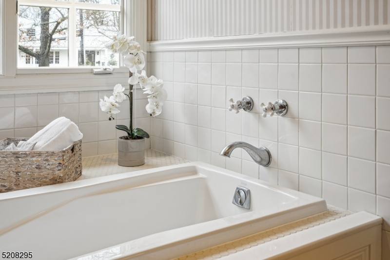 OLD SHORT HILLS - Residential