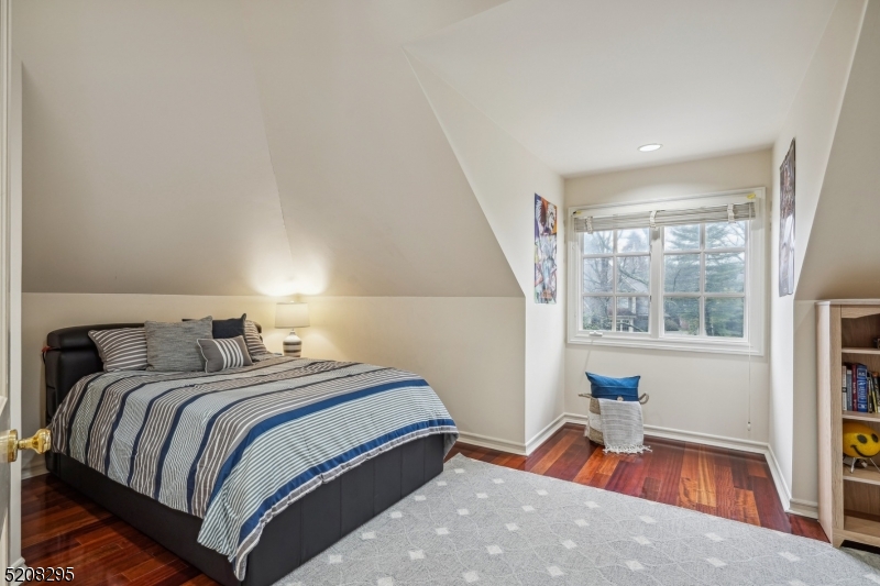 OLD SHORT HILLS - Residential