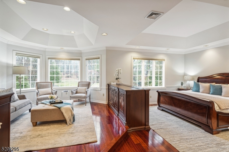 OLD SHORT HILLS - Residential