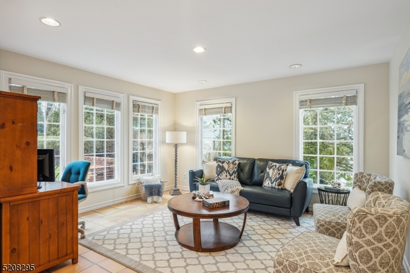 OLD SHORT HILLS - Residential