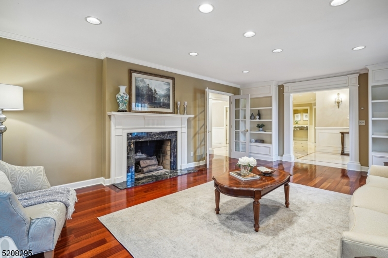 OLD SHORT HILLS - Residential